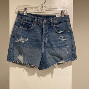 NWT Old Navy jean shorts. Size 6
